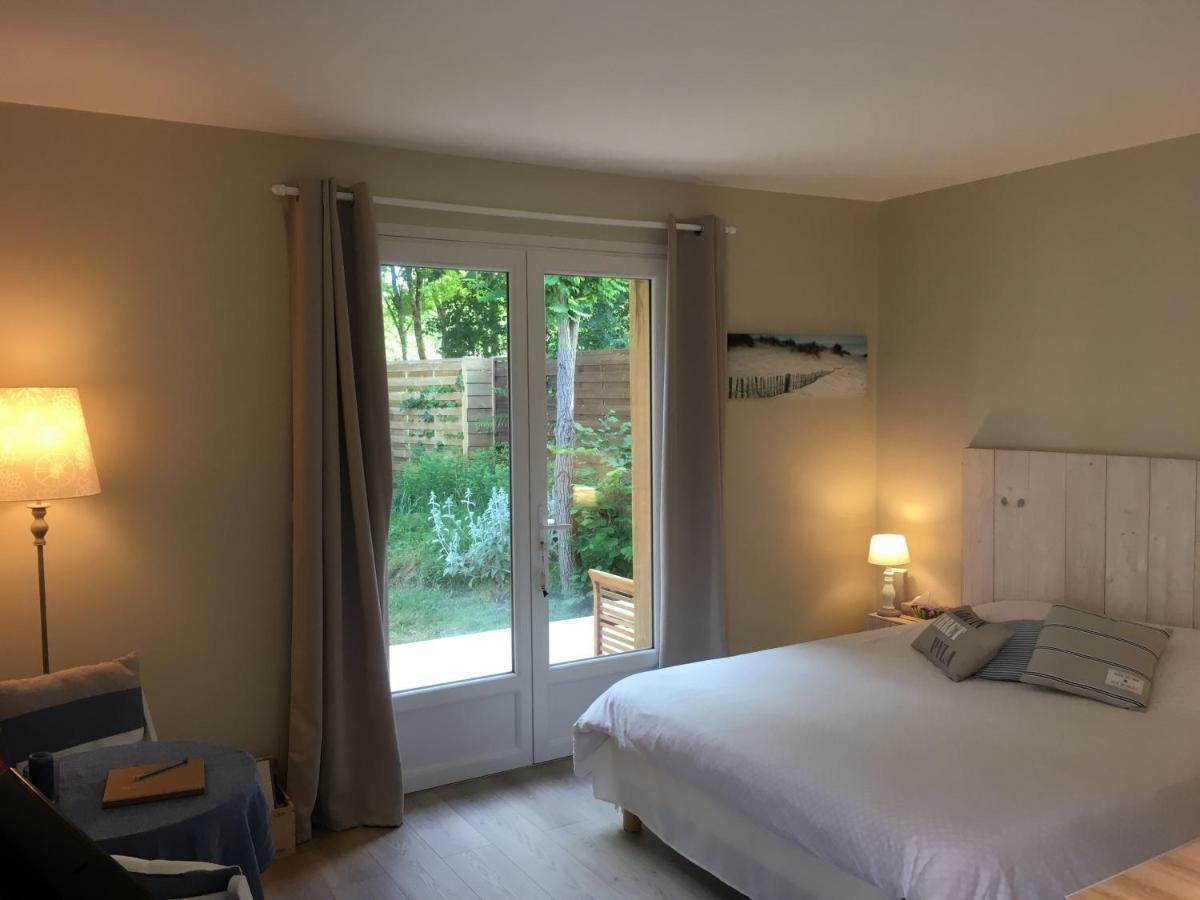 Escale Sous Les Pins Villa Salles  Exterior photo